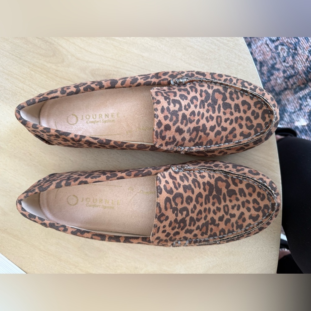 Journee Collection Leopard Print Flats